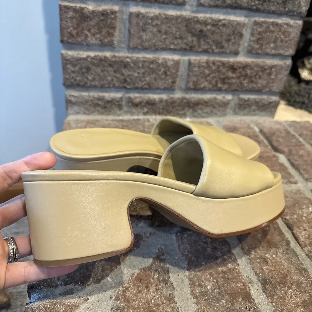 Vince Womens Margo Slip On‎ Chunky Platform Block Heel Sandal Size 8.5 Tan #175